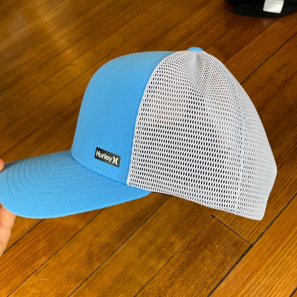 Hurley trucker style hat - Picture 3 of 4